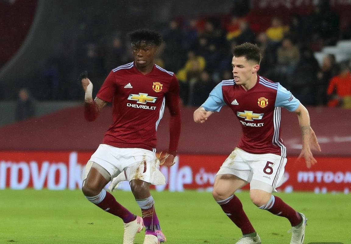 曼联伤病情况与卡塞米罗停赛危机，滕哈格战术调整迎战阿斯顿维拉对决，欧冠资格争夺面临挑战